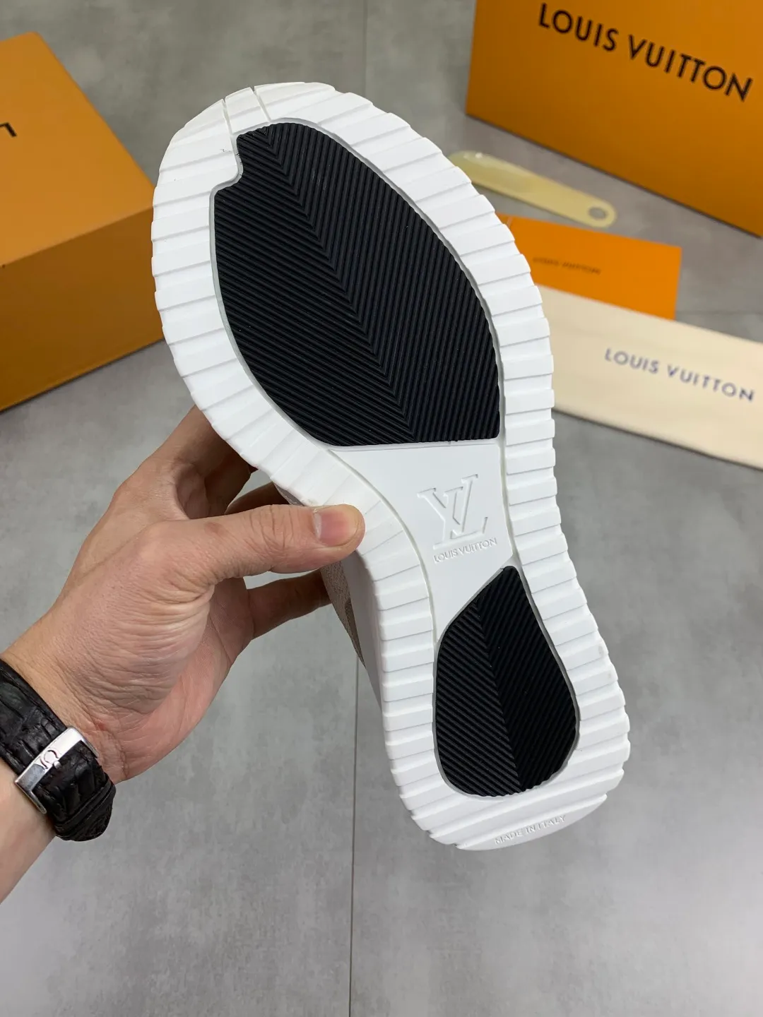 Men's men's shoes P680 new style 💶[LOUIS VUITTON] (original order) new style 🍀LV Louis Vuitton * - top version of LV classic trendy shoes! Use imported original cowhide and water-dyed cowhide lining. The latest original wear-resistant TPU combination outsole! High quality products! Multiple colors available, code number: 39-45 (46 customized)